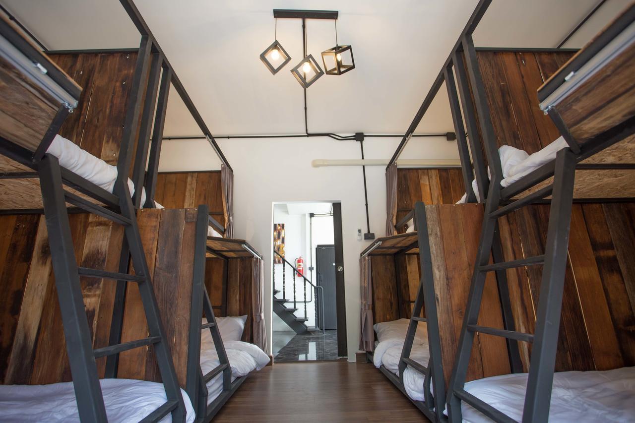 Sleep With You - Hatch Co-Living And Co-Working Space Chiang Mai Esterno foto