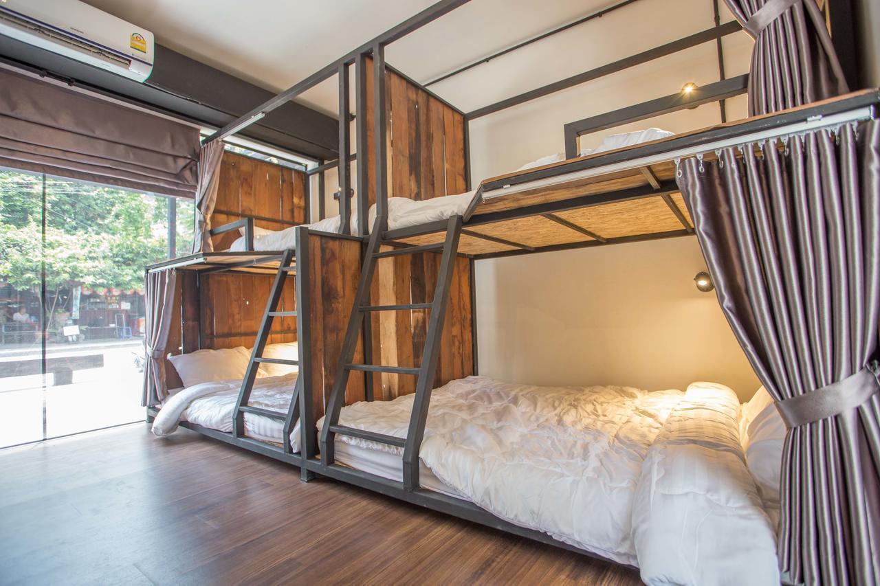 Sleep With You - Hatch Co-Living And Co-Working Space Chiang Mai Esterno foto