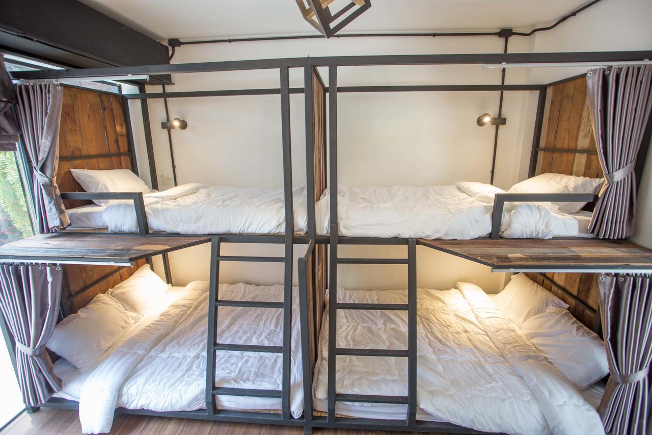 Sleep With You - Hatch Co-Living And Co-Working Space Chiang Mai Esterno foto