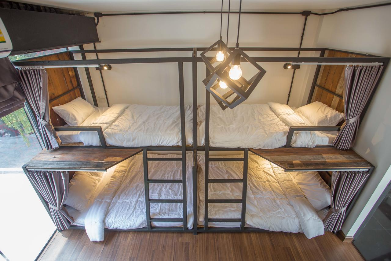 Sleep With You - Hatch Co-Living And Co-Working Space Chiang Mai Esterno foto