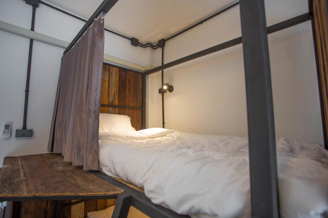 Sleep With You - Hatch Co-Living And Co-Working Space Chiang Mai Esterno foto