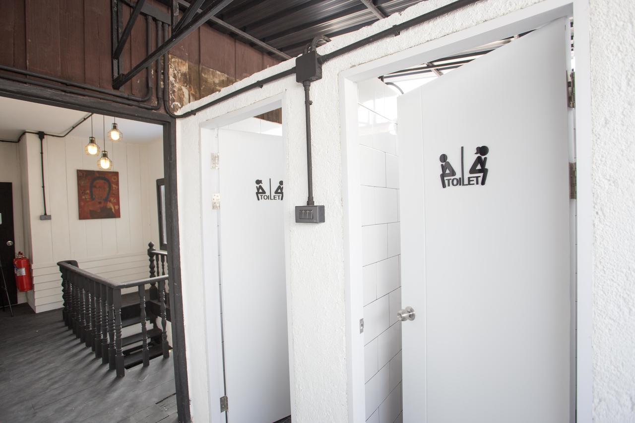 Sleep With You - Hatch Co-Living And Co-Working Space Chiang Mai Esterno foto