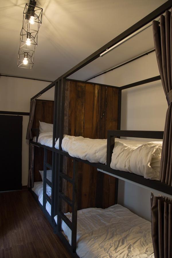 Sleep With You - Hatch Co-Living And Co-Working Space Chiang Mai Esterno foto