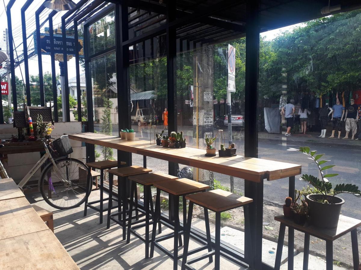 Sleep With You - Hatch Co-Living And Co-Working Space Chiang Mai Esterno foto