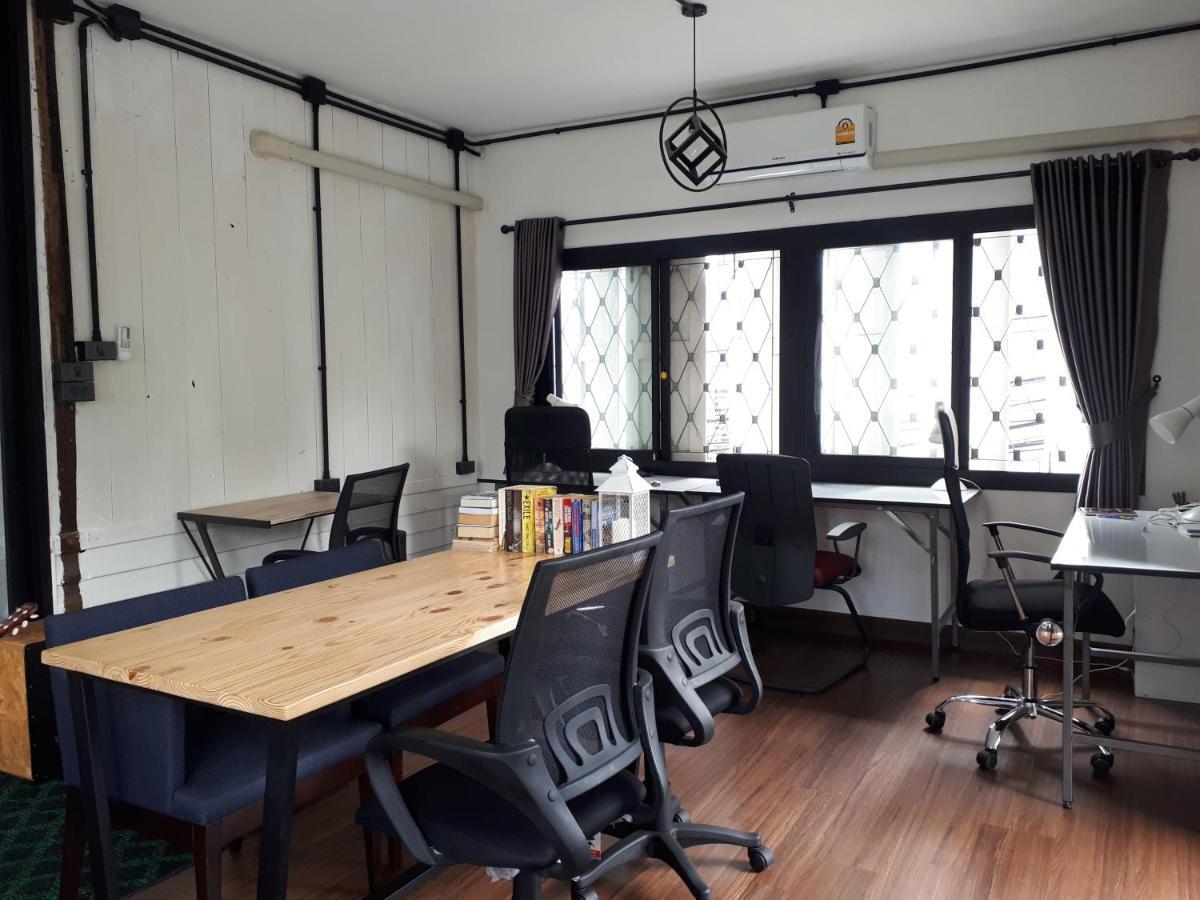 Sleep With You - Hatch Co-Living And Co-Working Space Chiang Mai Esterno foto